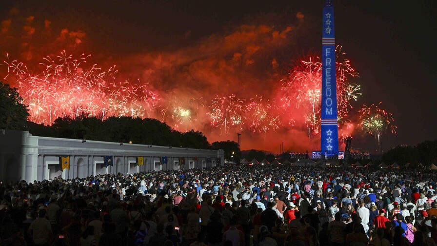 Washington se ilumina con histórico show de fuegos artificiales por los 250 años de EE. UU. Washington se ilumina con histórico show de fuegos artificiales por los 250 años de EE. UU.