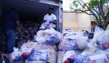 Gobierno contin&uacute;a entrega de alimentos a familias de bajos ingresos