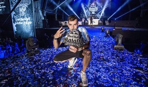 Skone gana en Almer&iacute;a diez a&ntilde;os despu&eacute;s y sella su regreso a Red Bull Batalla