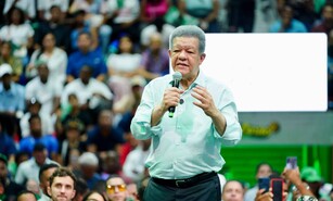 Leonel Fern&aacute;ndez afirma que muerte de joven en Herrera demuestra el fracaso de la reforma policial