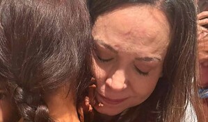 Machado aparece en una misa en Panam&aacute; y dice que los venezolanos est&aacute;n unidos en el dolor