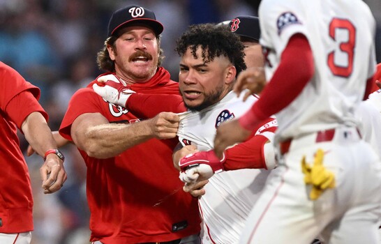 Willson Contreras pide disculpas por incidente
