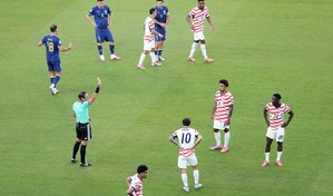 La FIFA permite que estadounidense Balogun juegue los octavos pese a su expulsi&oacute;n
