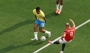 Noruega, con doblete de Haaland, elimina a Brasil en octavos del Mundial