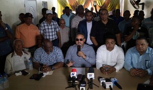 Doce organizaciones del transporte garantizan que no aumentar&aacute;n el precio del pasaje