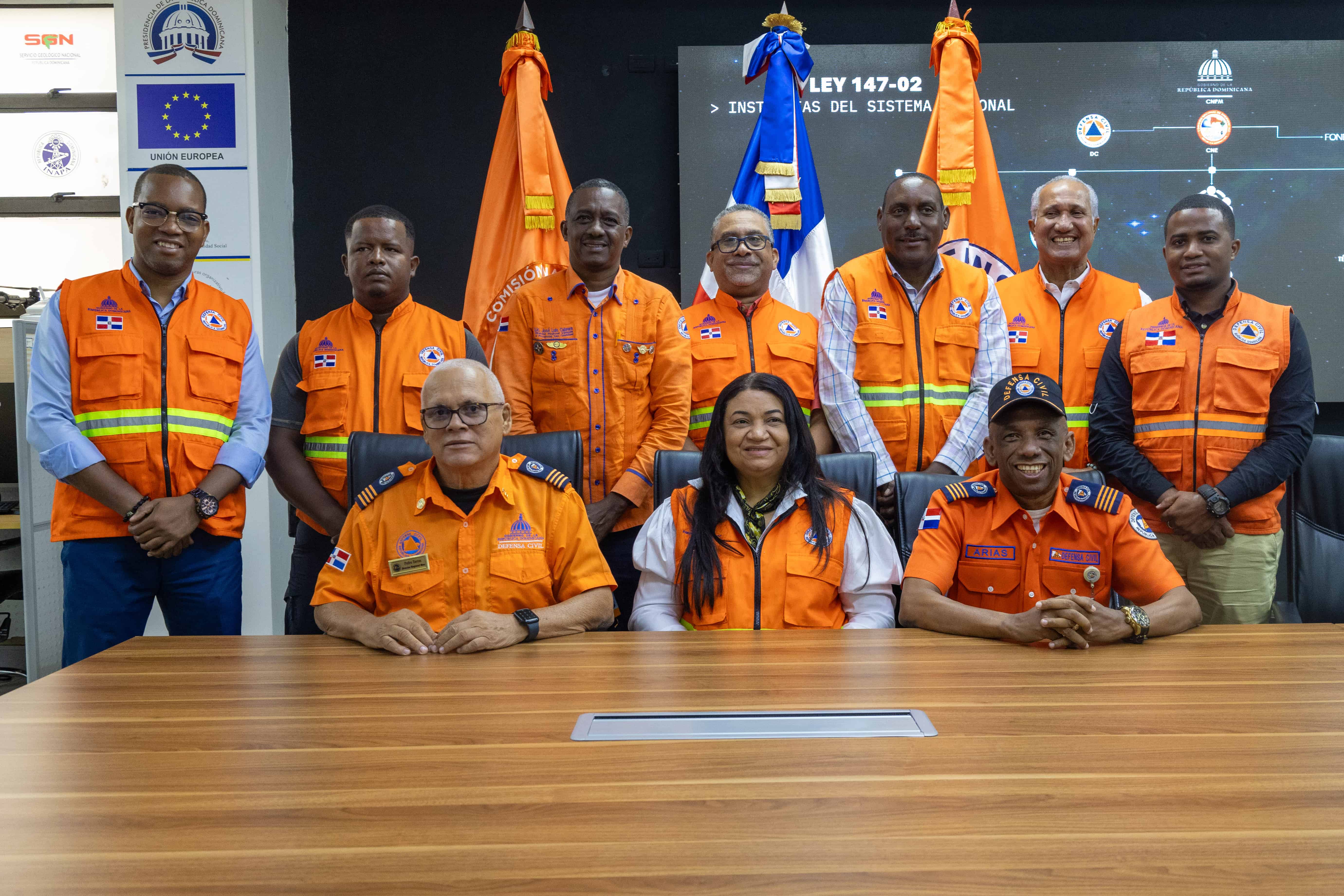 Directores provinciales reunidos en la sede central.