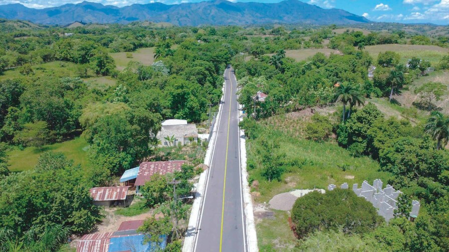 En el Cibao, Abinader inaugura el 9-1-1, carreteras y un centro UASD
