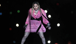 Madonna apela al vinilo, el CD y el cassette para impulsar Confessions II