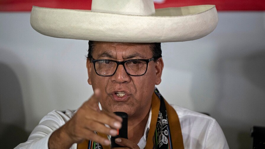Excandidato Sánchez reconoce proclamación de Fujimori en Perú, pero insiste en irregularidades Excandidato Sánchez reconoce proclamación de Fujimori en Perú, pero insiste en irregularidades