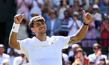 Cobolli sorprende a De Mi&ntilde;aur y ya est&aacute; en cuartos de final de Wimbledon