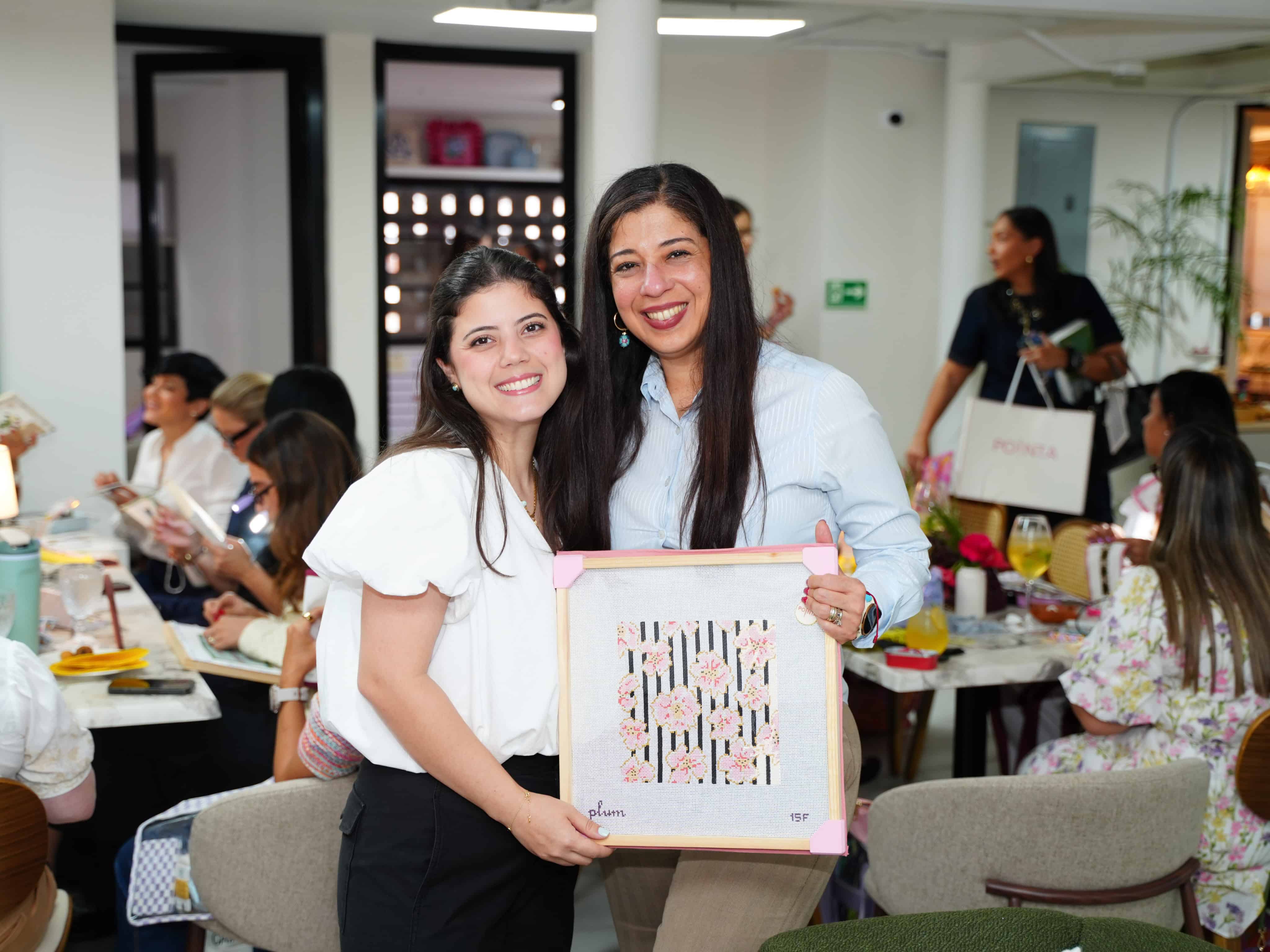  Beatrice Arbaje y Sylvia Durán.