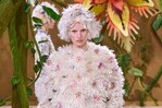 Chanel inspira su alta costura en clásicos de los cuentos infantiles Chanel inspira su alta costura en clásicos de los cuentos infantiles