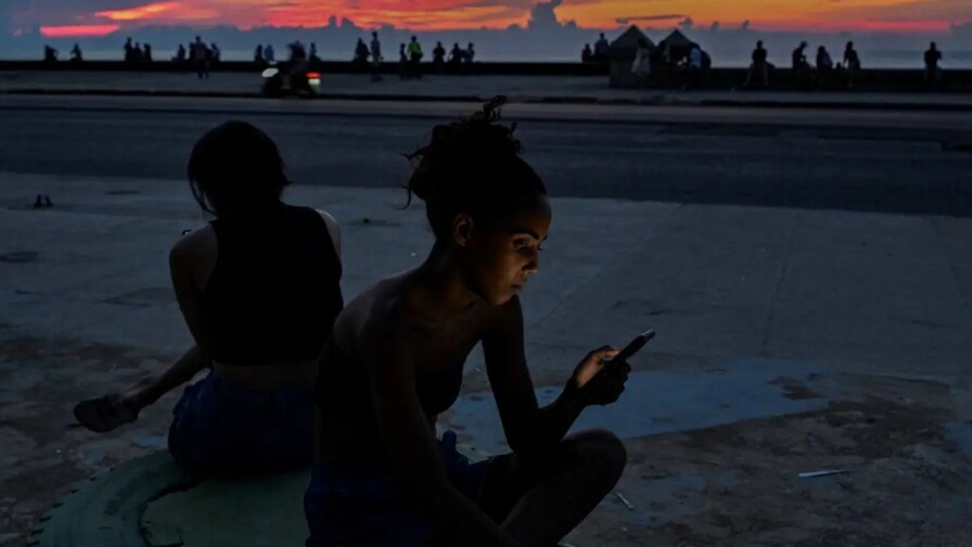 Cuba, sin combustible, restablece progresivamente su red eléctrica tras apagón nacional Cuba, sin combustible, restablece progresivamente su red eléctrica tras apagón nacional