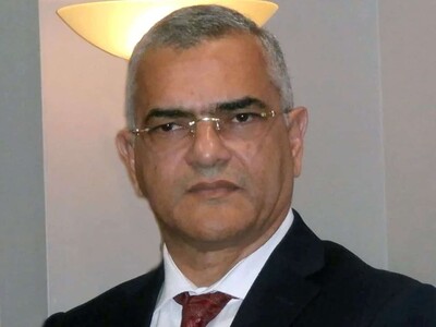 Carlos Gabriel García declina cargo de cónsul en Los Ángeles