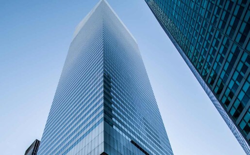 Edificio en construcci&oacute;n en Manhattan contin&uacute;a inestable tras deformaci&oacute;n de columnas