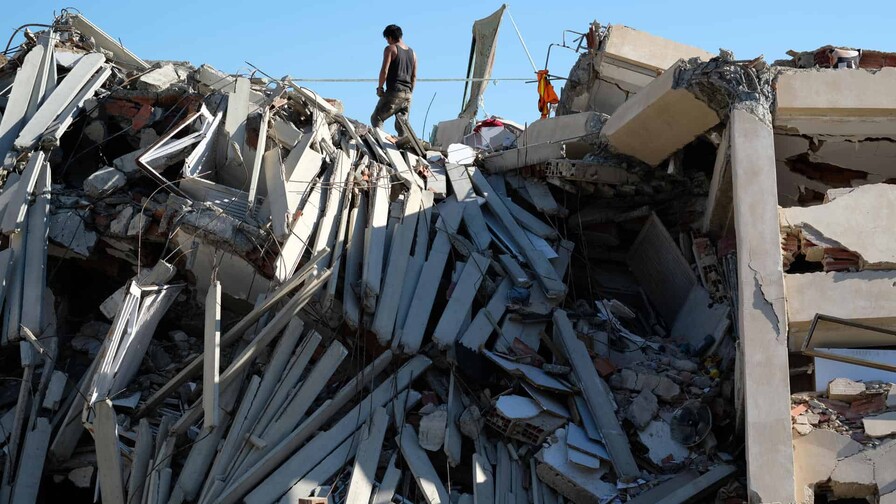 No hay gr&uacute;as para sacar a Fabio, el ni&ntilde;o de 9 a&ntilde;os atrapado tras el terremoto