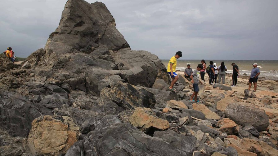 Los terremotos de Venezuela transforman la costa suroeste de la vecina isla de Trinidad