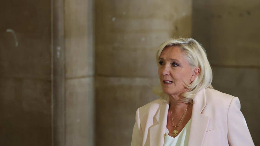 El partido de Le Pen genera indignación en Francia al amenazar con cerrar el grifo a Ucrania El partido de Le Pen genera indignación en Francia al amenazar con cerrar el grifo a Ucrania
