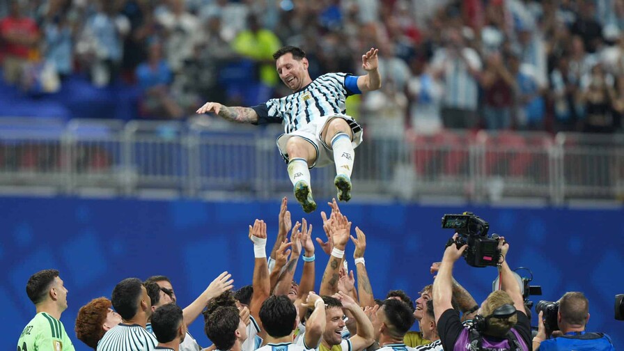 Lionel Messi agranda su leyenda goleadora en los mundiales, y es líder de esta Copa con ocho Lionel Messi agranda su leyenda goleadora en los mundiales, y es líder de esta Copa con ocho