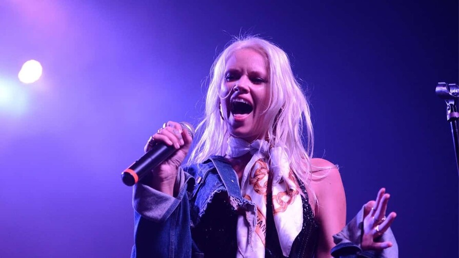 Fallece a los 37 años Lauren Bennett, voz de Party Rock Anthem Fallece a los 37 años Lauren Bennett, voz de Party Rock Anthem