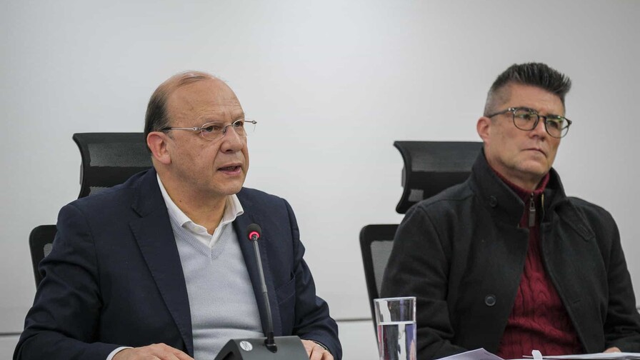 El presidente electo de Colombia acusa a Petro de orquestar un golpe de Estado El presidente electo de Colombia acusa a Petro de orquestar un golpe de Estado