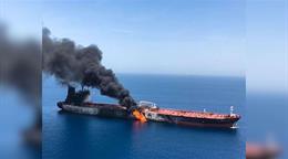 Proyectil impacta buque petrolero en el estrecho de Ormuz