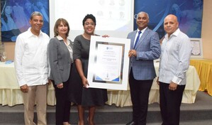 Archivo General de la Naci&oacute;n recibe reconocimiento de la UASD por aporte a la cultura