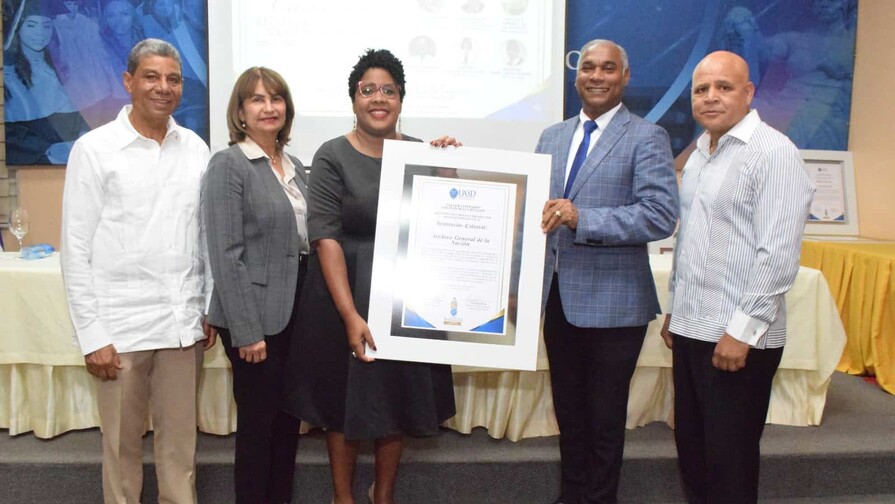 Archivo General de la Naci&oacute;n recibe reconocimiento de la UASD por aporte a la cultura