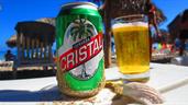 La hist&oacute;rica cerveza cubana Crystal renace en Miami tras una batalla legal por la marca