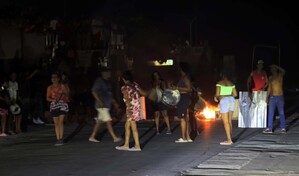 Cuba reconecta la red el&eacute;ctrica pero siguen los apagones