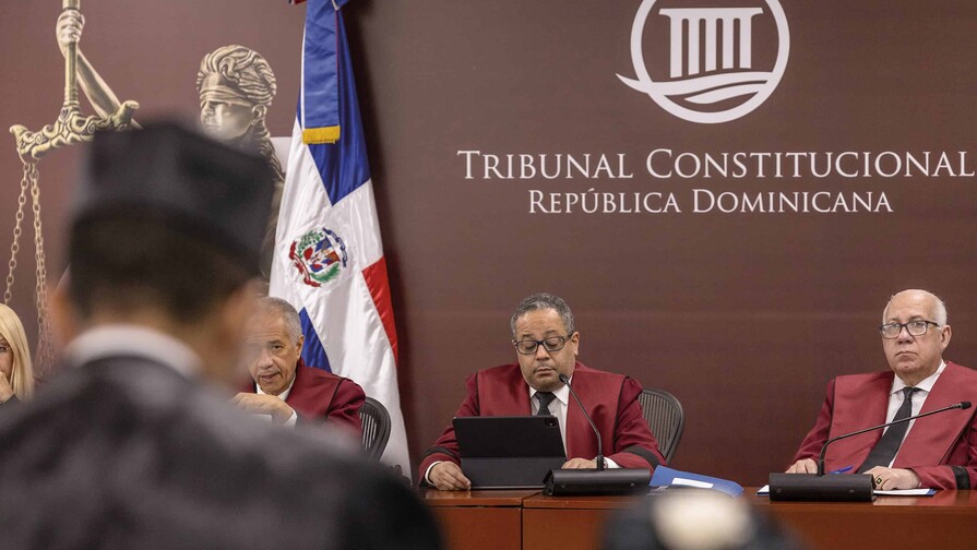 Tribunal Constitucional confirma fallo ordenó pago a exempleados de Banco Peravia Tribunal Constitucional confirma fallo ordenó pago a exempleados de Banco Peravia