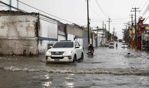 Pronostican aguaceros para este mi&eacute;rcoles por vaguada y onda tropical; ambiente seguir&aacute; caluroso