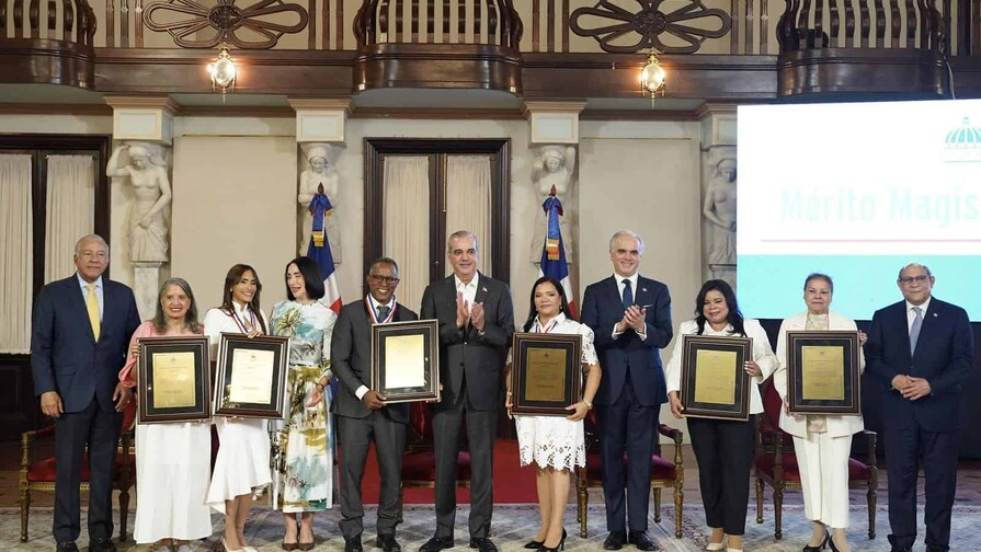 El Gobierno reconoce a tres docentes con la Medalla al Mérito Magisterial 2026 El Gobierno reconoce a tres docentes con la Medalla al Mérito Magisterial 2026