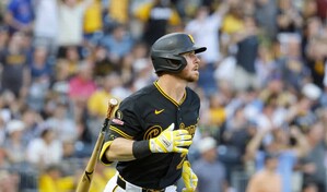 Ryan OHearn hace historia: tres jonrones y r&eacute;cord de 10 carreras impulsadas con los Piratas