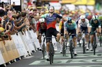 El neerlandés Olav Kooij resurge de un duro virus y corona una jornada caótica en el Tour de Francia El neerlandés Olav Kooij resurge de un duro virus y corona una jornada caótica en el Tour de Francia