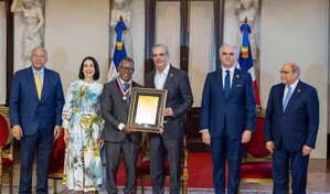 Tres historias, una misma vocaci&oacute;n: docentes reciben la Medalla al M&eacute;rito Magisterial 2026