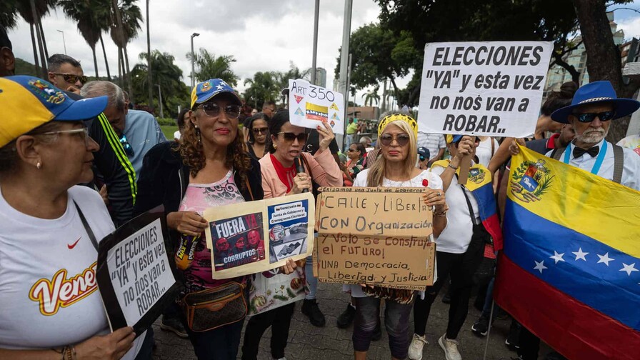 Sindicalistas piden la salida de Delcy Rodríguez y critican su respuesta a los terremotos Sindicalistas piden la salida de Delcy Rodríguez y critican su respuesta a los terremotos