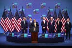 Trump modera su furia y juega la carta de la unidad con aliados de la OTAN Trump modera su furia y juega la carta de la unidad con aliados de la OTAN