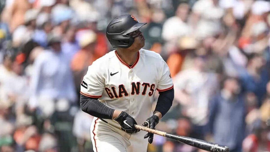 Devers arde con el madero tras ser colocado en el mercado por los Gigantes Devers arde con el madero tras ser colocado en el mercado por los Gigantes