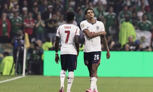El ingl&eacute;s Jarell Quansah recibe dos partidos de sanci&oacute;n por su roja ante M&eacute;xico