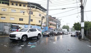 Lluvias y tormentas el&eacute;ctricas continuar&aacute;n este jueves pese al alejamiento de vaguada