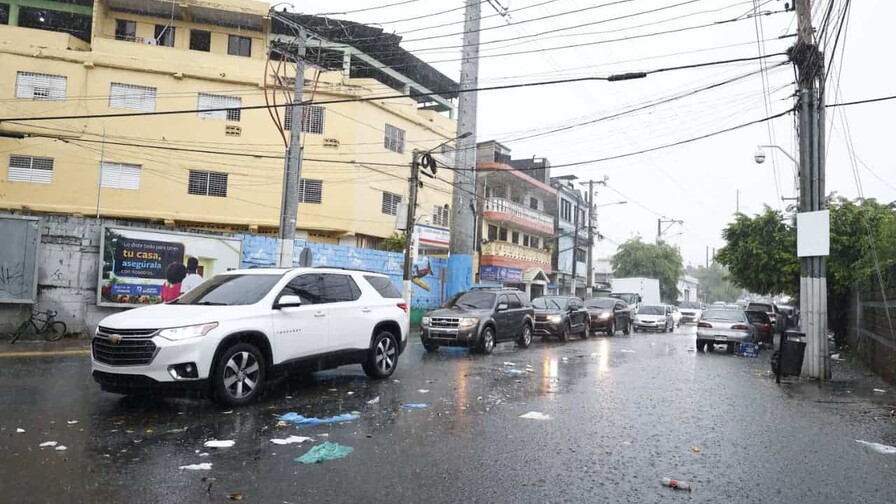 Lluvias y tormentas el&eacute;ctricas continuar&aacute;n este jueves pese al alejamiento de vaguada