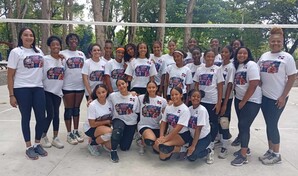 Cosiris Rodr&iacute;guez y Nurys Arias, dos inmortales del voleibol forman a futuras Reinas del Caribe