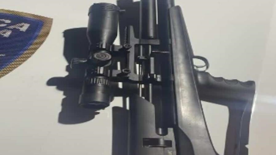 Hombre mata a su pareja con un rifle en Haina y luego se entrega a la Policía Hombre mata a su pareja con un rifle en Haina y luego se entrega a la Policía
