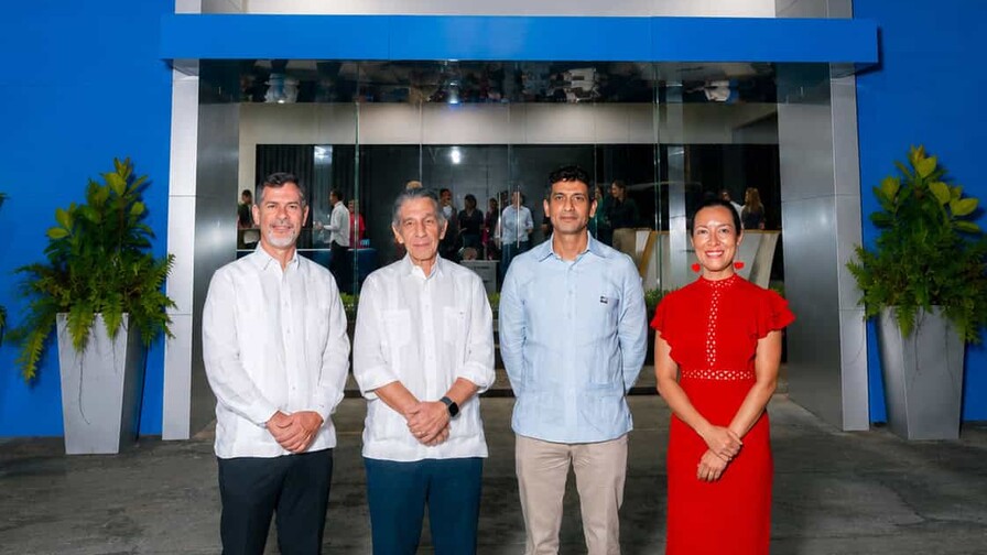 La Embajada de los EE. UU. y Santo Domingo Motors destacan alianza empresarial La Embajada de los EE. UU. y Santo Domingo Motors destacan alianza empresarial