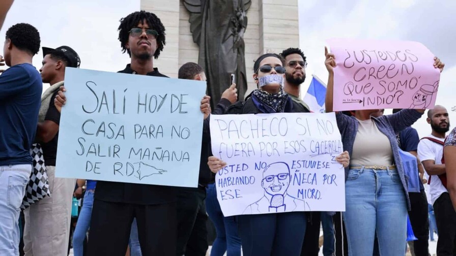 "Unidos jam&aacute;s seremos vencidos": el clamor de ciudadanos en protesta
