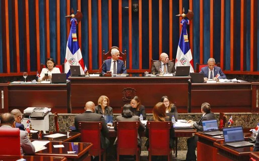 Cambios propuestos al C&oacute;digo Penal no castigan ultraje a funcionarios y reducen c&aacute;rcel por difamar