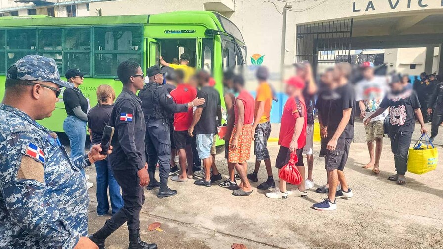 Trasladan otros 400 reclusos de la cárcel La Victoria a Las Parras Trasladan otros 400 reclusos de la cárcel La Victoria a Las Parras