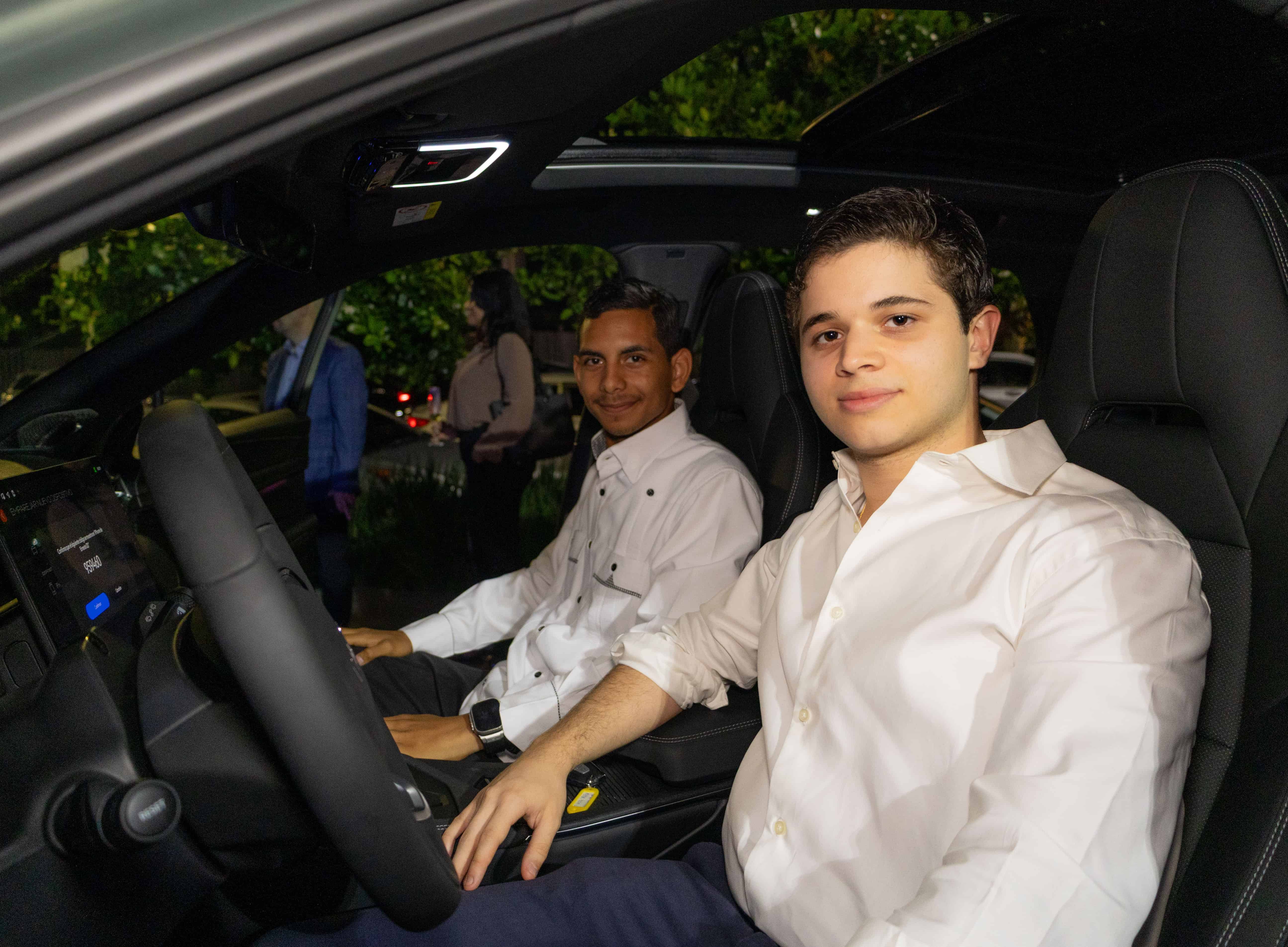 Jael Tatis y Ernesto Pou hijo.