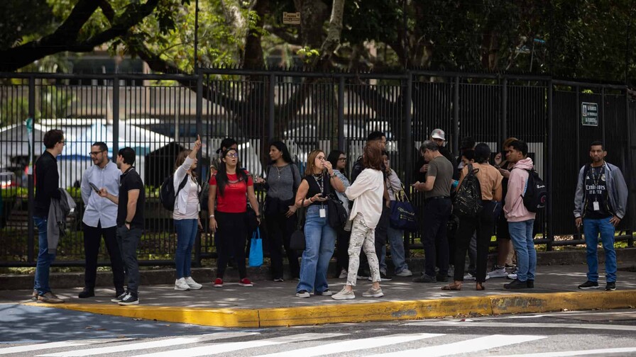Sismo de magnitud 3.9 sacude el norte de Venezuela y provoca evacuaciones y pánico Sismo de magnitud 3.9 sacude el norte de Venezuela y provoca evacuaciones y pánico